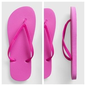 GAP Women Partially Plant-Based Flip Flops 5-6 NWT